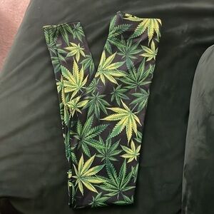 Blackmilk XS Woah Dude Mary Jane Marijuana 2.0 HWMF Leggings